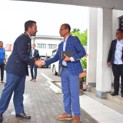 Encontro com delegação policial internacional.